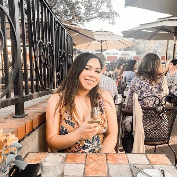 Meet your Posher, April - Picture 1 of 1